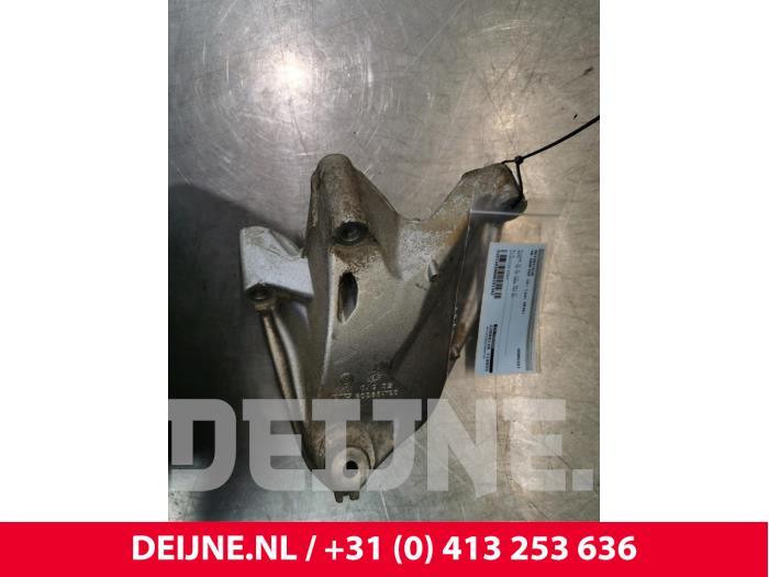 Volkswagen Crafter Engine mount O151342
