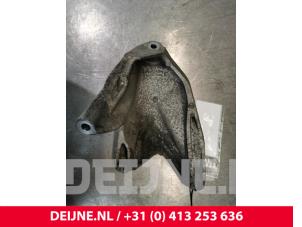 Volkswagen Crafter Engine mount O151342 photo 2