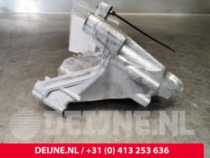 Volkswagen Crafter Engine mount O151345 photo 3