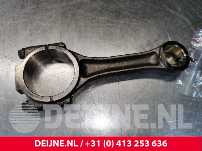 Gebruikte Drijfstang Volkswagen Crafter 2.0 TDI 16V Prijs € 84,70 Inclusief btw aangeboden door van Deijne Onderdelen Uden B.V.