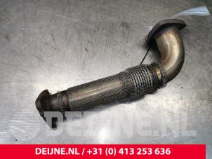 Porsche Cayenne Uitlaat voorpijp O151388 foto 2