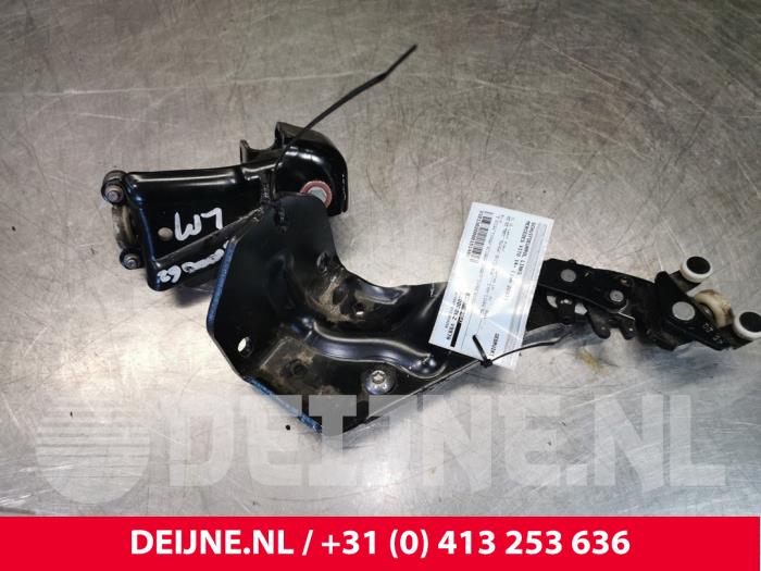 Mercedes Vito Schiebetür Rolle links O151489
