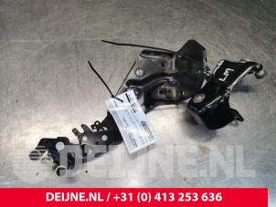 Mercedes Vito Schiebetür Rolle links O151489 foto 3