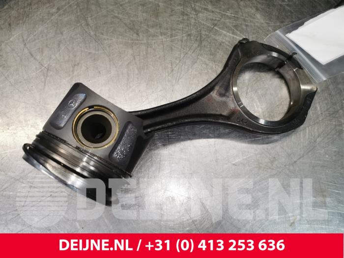 Gebruikte Zuiger Mercedes ML III (166) 3.0 ML-350 BlueTEC V6 24V 4-Matic Prijs € 181,50 Inclusief btw aangeboden door van Deijne Onderdelen Uden B.V.