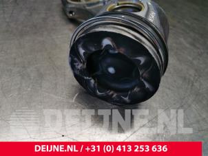 Mercedes Sprinter Kolben O151532 foto 3