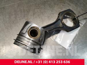 Mercedes Sprinter Piston O151545 photo 2