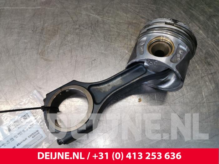 Gebruikte Zuiger Mercedes Sprinter 3,5t (906.63) 316 CDI 16V Prijs € 121,00 Inclusief btw aangeboden door van Deijne Onderdelen Uden B.V.