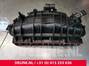Volvo V40 Intake manifold O151562 photo 2