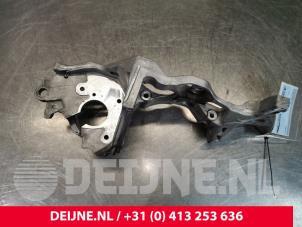 Volkswagen Caddy Steun dieselpomp O151664 foto 3
