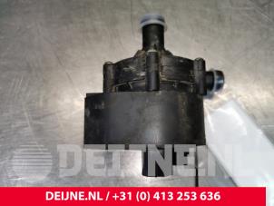 Tesla Model X Extra waterpomp O151748 foto 3