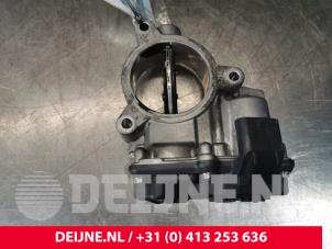 Mercedes E-Klasse Throttle body O151800 photo 2