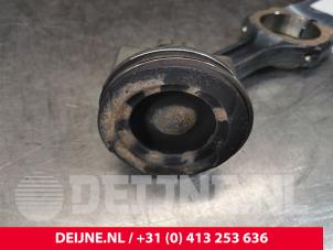 Mercedes E-Klasse Kolben O151816 foto 3