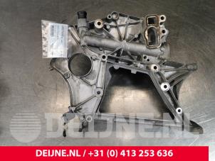 Mercedes Sprinter Alternator upper bracket O151829 photo 3