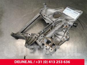Mercedes Sprinter Alternator upper bracket O151829 photo 4