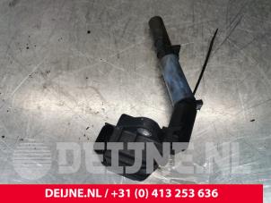 Mercedes CLA Ignition coil O151984 photo 3