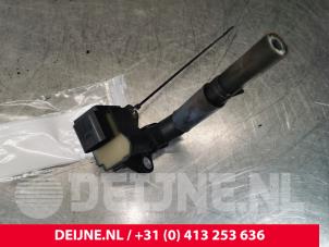 Mercedes CLA Ignition coil O151984 photo 2