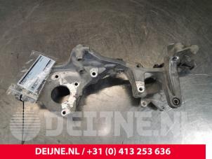 Volkswagen Transporter Alternator upper bracket O151994 photo 2