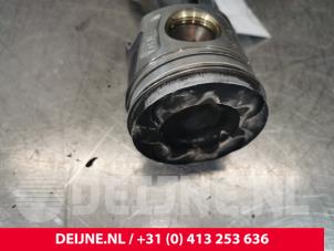 Mercedes Sprinter Kolben O152004 foto 3