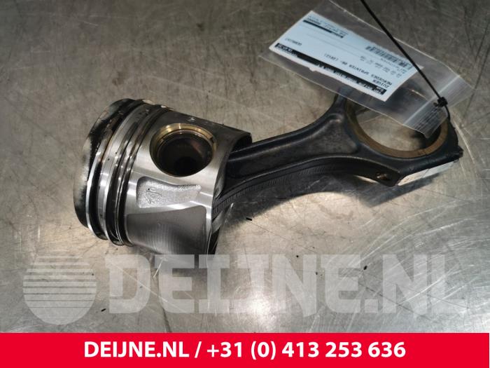 Mercedes Sprinter Kolben O152006