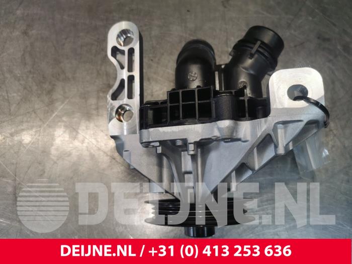 Gebruikte Waterpomp Volvo XC40 (XZ) 1.5 T4 Plug-in Hybrid 12V Prijs € 242,00 Inclusief btw aangeboden door van Deijne Onderdelen Uden B.V.