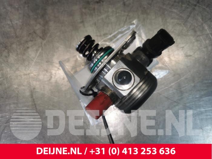Gebruikte Hogedrukpomp Volvo XC40 (XZ) 1.5 T4 Plug-in Hybrid 12V Prijs € 175,00 Margeregeling aangeboden door van Deijne Onderdelen Uden B.V.