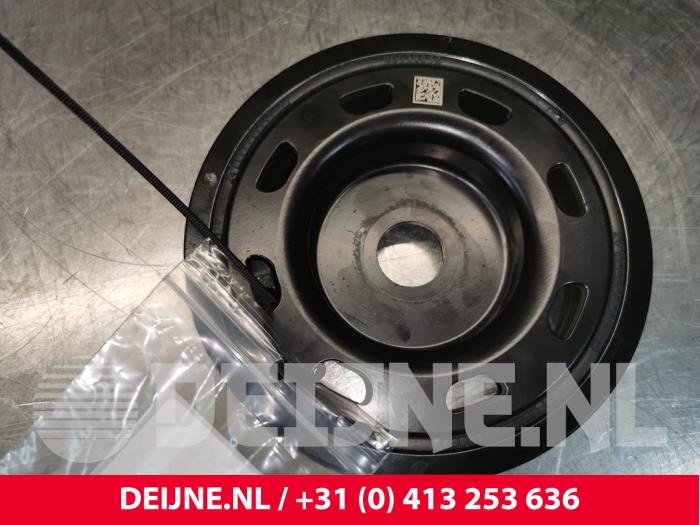 Gebruikte Krukas Poelie Volvo XC40 (XZ) 1.5 T4 Plug-in Hybrid 12V Prijs € 108,90 Inclusief btw aangeboden door van Deijne Onderdelen Uden B.V.