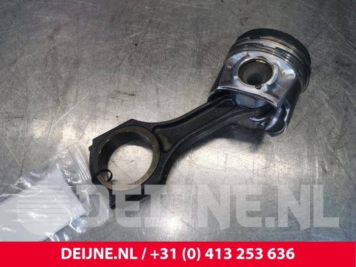 Mercedes Vito Kolben O152098