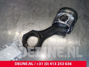 Gebruikte Zuiger Mercedes Vito (639.6) 2.2 110 CDI 16V Euro 5 Prijs € 60,50 Inclusief btw aangeboden door van Deijne Onderdelen Uden B.V.