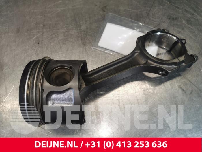 Gebruikte Zuiger Ford Transit 2.2 TDCi 16V Prijs € 60,50 Inclusief btw aangeboden door van Deijne Onderdelen Uden B.V.