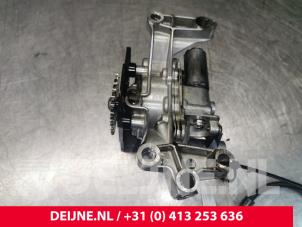 Volvo V40 Oil pump O152483 photo 3