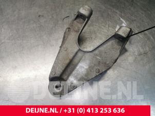 Gebruikte Motorrubber Ford Transit Prijs € 30,25 Inclusief btw aangeboden door van Deijne Onderdelen Uden B.V.