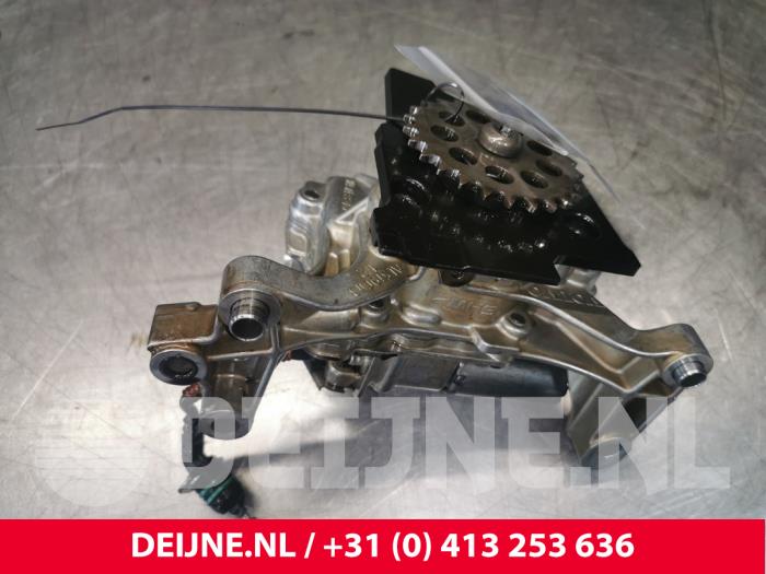 Gebruikte Oliepomp Volvo XC60 I (DZ) 2.0 D4 16V Prijs € 100,00 Margeregeling aangeboden door van Deijne Onderdelen Uden B.V.