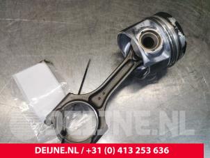 Gebruikte Zuiger Volvo XC60 I (DZ) 2.0 D4 16V Prijs € 80,00 Margeregeling aangeboden door van Deijne Onderdelen Uden B.V.