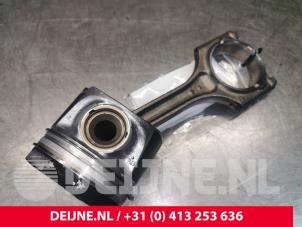 Gebruikte Zuiger Volvo XC60 I (DZ) 2.0 D4 16V Prijs € 80,00 Margeregeling aangeboden door van Deijne Onderdelen Uden B.V.