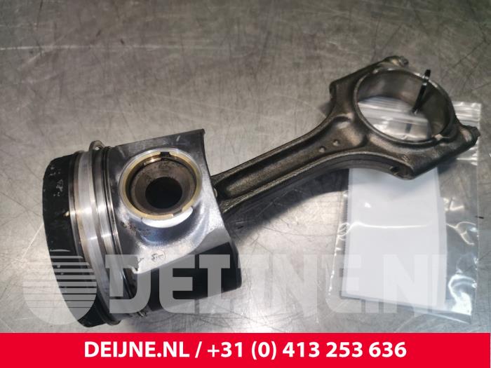 Gebruikte Zuiger Volvo S80 (AR/AS) 2.0 D4 16V Prijs € 100,00 Margeregeling aangeboden door van Deijne Onderdelen Uden B.V.
