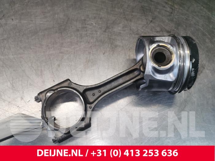 Gebruikte Zuiger Volvo S80 (AR/AS) 2.0 D4 16V Prijs € 100,00 Margeregeling aangeboden door van Deijne Onderdelen Uden B.V.