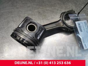 Ford Transit Piston O152646 photo 2