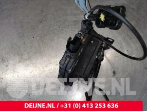 Opel Vivaro Door lock mechanism 2-door, right O152747 photo 2