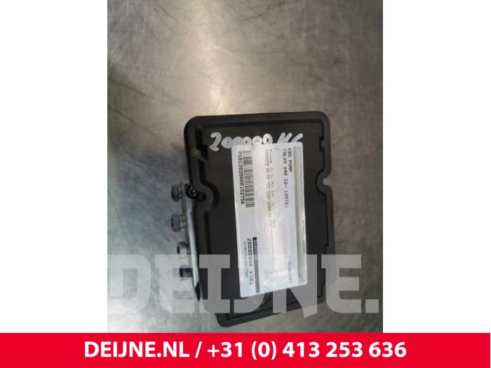 Gebruikte ABS Pomp Volvo V40 (MV) 2.0 D2 16V Prijs € 40,00 Margeregeling aangeboden door van Deijne Onderdelen Uden B.V.