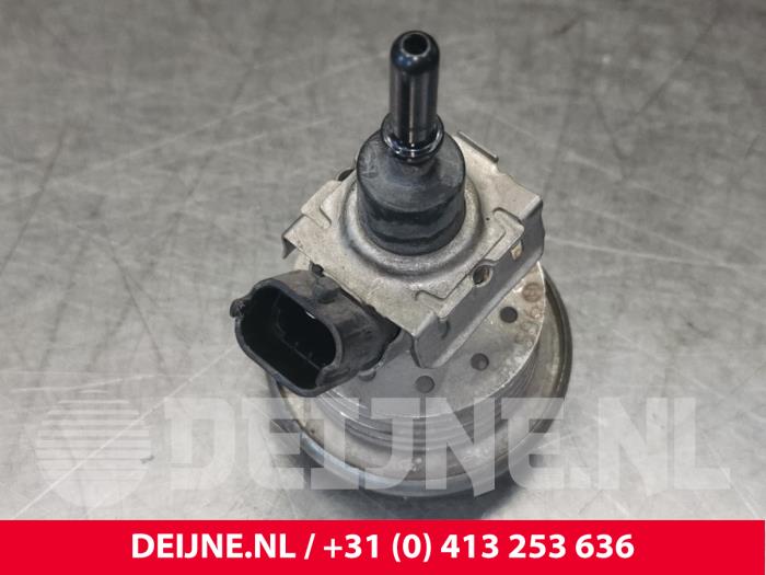 Gebruikte Injector adblue Opel Vivaro 1.6 CDTI 95 Euro 6 Prijs € 181,50 Inclusief btw aangeboden door van Deijne Onderdelen Uden B.V.