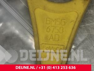 Volvo V40 Oil dipstick O152930 photo 2