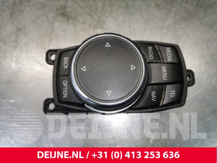 BMW 3-Serie Regelunit Multi Media O152951