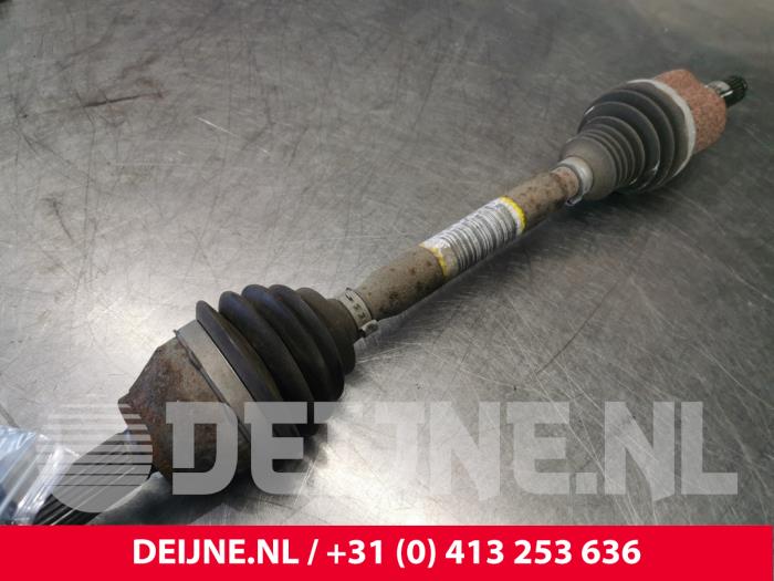 Gebruikte Aandrijfas links-voor Ford Transit Courier 1.0 Ti-VCT EcoBoost 12V Prijs € 133,10 Inclusief btw aangeboden door van Deijne Onderdelen Uden B.V.