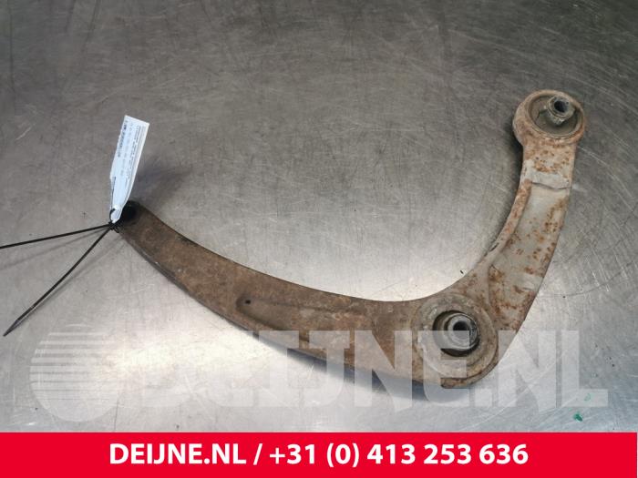 Citroen Berlingo Draagarm onder rechts-voor O153010