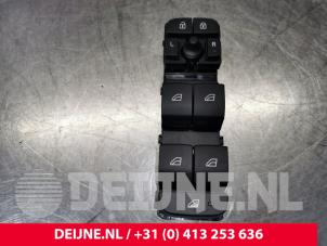 Volvo XC40 Electric window switch O153036 photo 2