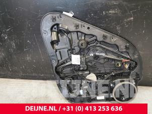 Volvo XC40 Ruitmechaniek 4Deurs rechts-achter O153072 foto 2