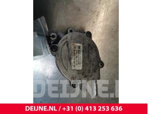 Mercedes Vito Vacuum pump (diesel) O153118 photo 2