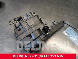 Gebruikte Oliepomp Mercedes Vito Prijs € 151,25 Inclusief btw aangeboden door van Deijne Onderdelen Uden B.V.