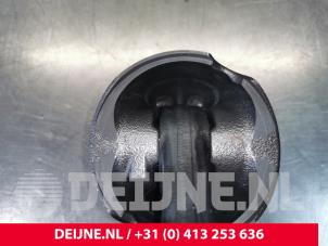 Mercedes Vito Piston O153173 photo 4