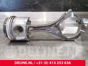 Gebruikte Zuiger Mercedes Vito Prijs € 60,50 Inclusief btw aangeboden door van Deijne Onderdelen Uden B.V.